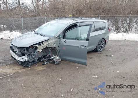 2020 Chrysler Pacifica Limited from USA, damaged, VIN 2C4RC1GG3LR240662